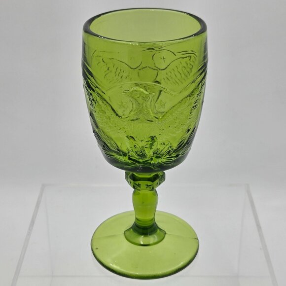 L. E. Smith Glass Green American Eagle Pressed Glass Water Goblet 1965–70 8 oz - Picture 1 of 7